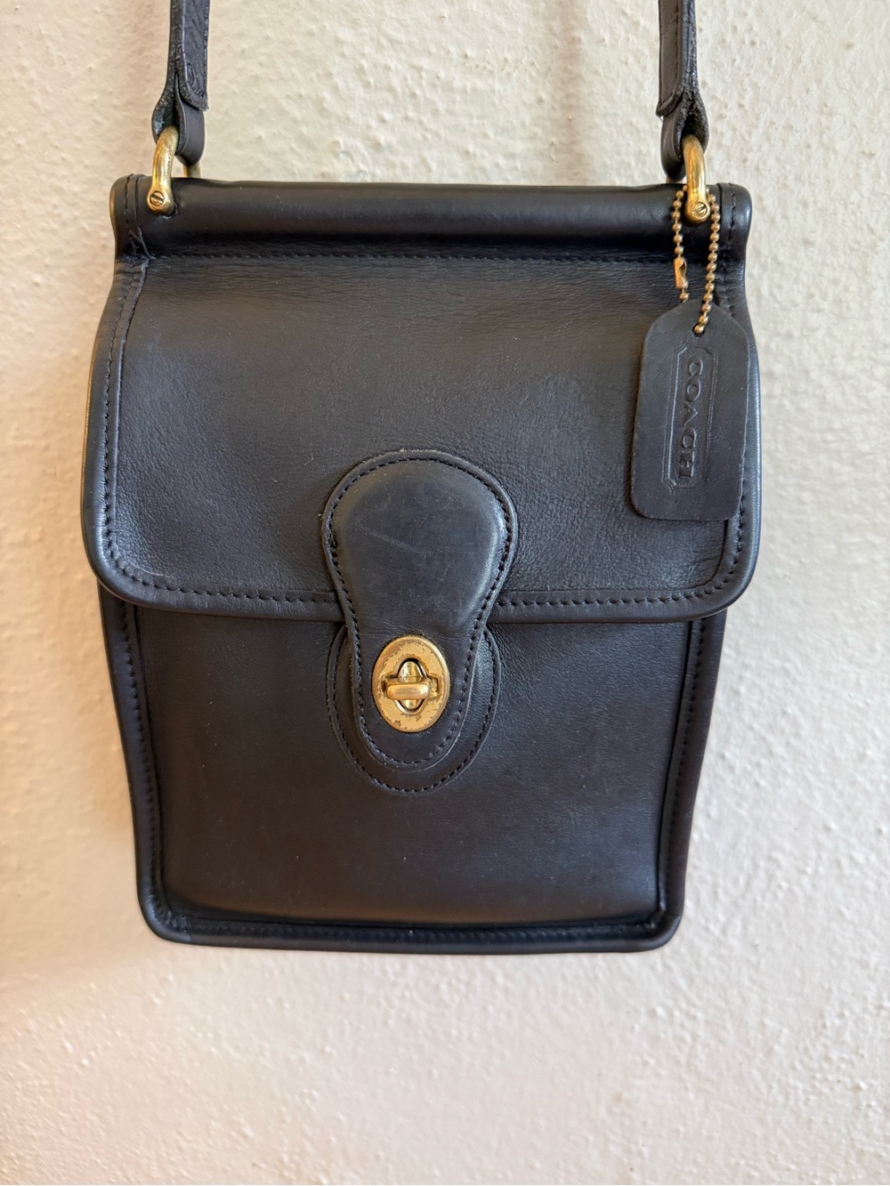 Coach Murphy Black Leather Turnlock Crossbody Bag